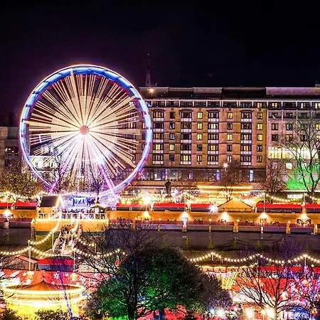 Stylish Flat Steps From Haymarket Station Apartment Edinburgh