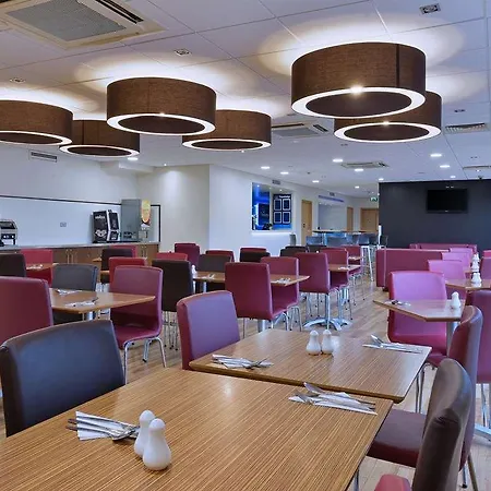 Travelodge Airport Edynburg