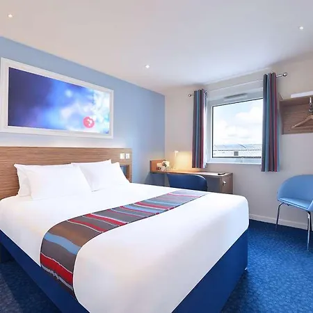 Travelodge Waterloo Place מלון
