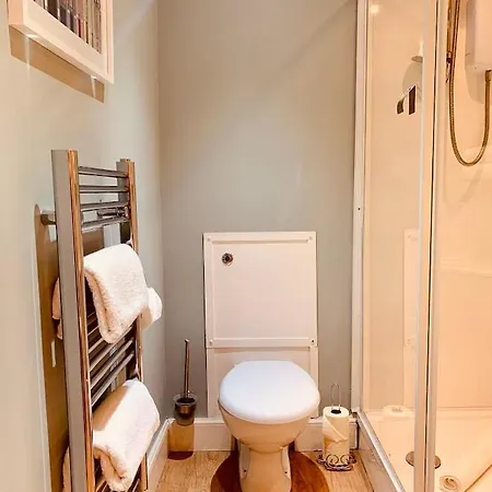 Royal Mile Apt, Just 1 Min From Castle! *