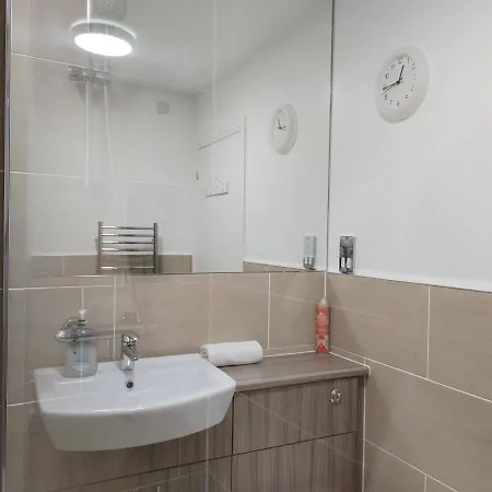 Amazing Apartments: Dorset Place - Free Parking Apartment