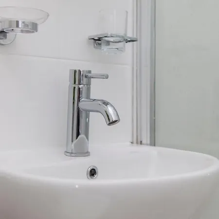 My Meadows, Centre Apartment, Sunny&spacious *