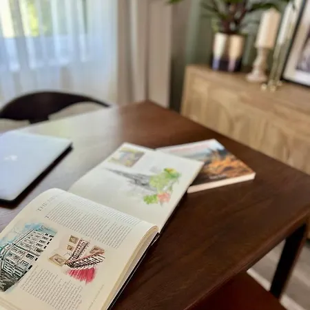 House With Garden And Parking 15 Min To Center Holiday home Edinburgh