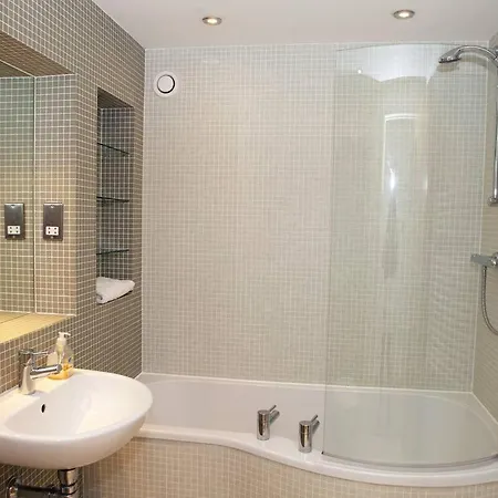 Joivy Inviting Flat With Parking In Canonmills * Edimburgo