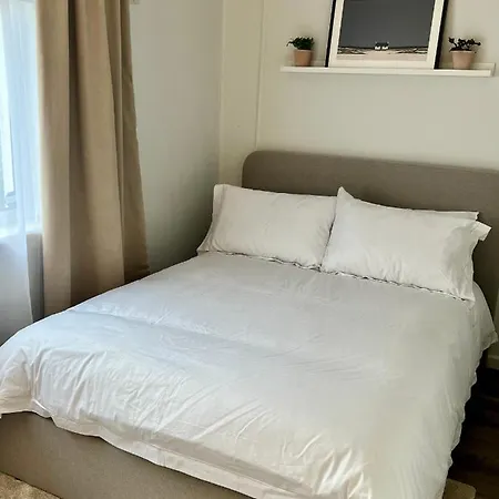 House With Garden And Parking 15 Min To Center