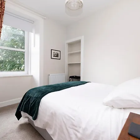 Holyrood Park Views * Edimburgo