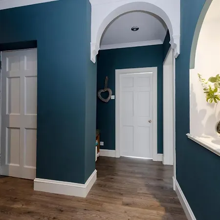 Elegant 2-bedroom In Centre Apartament *