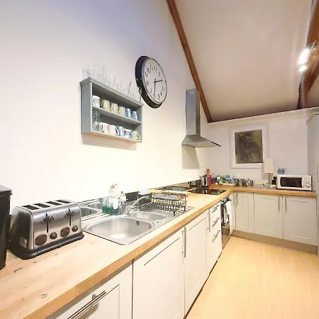 2-bedroom With Parking - Ground Floor エディンバラ