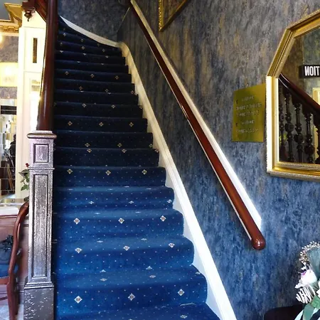 Alba Hills Πανσιόν 3*