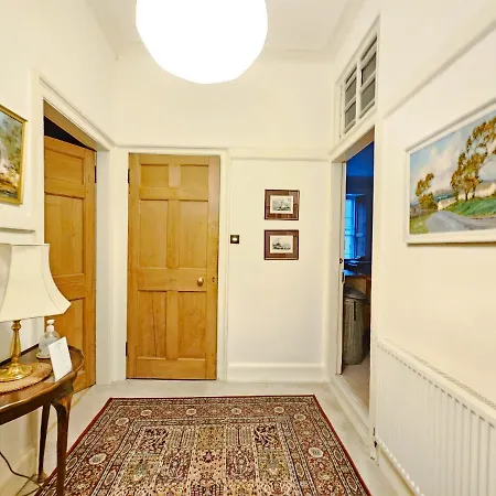 Unique New Town Near Princes Street