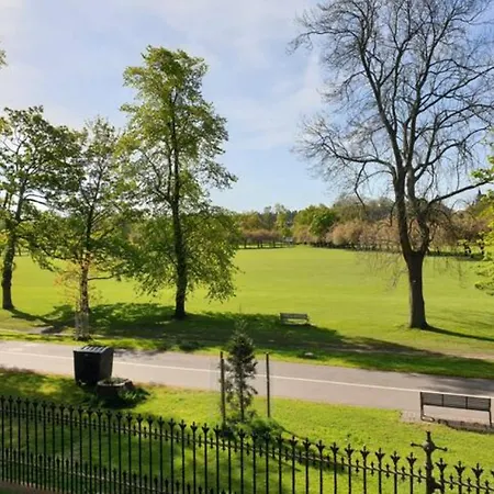 The Simpson - Luxury 2 Bed - Private Parking * Edinburgh