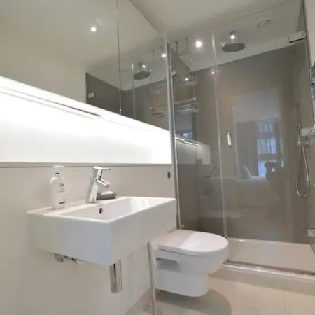 아파트 The Simpson - Luxury 2 Bed - Private Parking