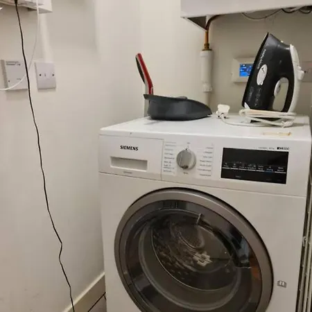 Apartment The Simpson - Luxury 2 Bed - Private Parking *