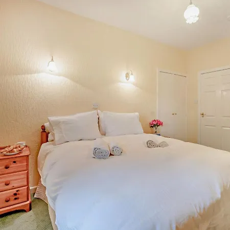 2 Bed In 53898 Holiday home *