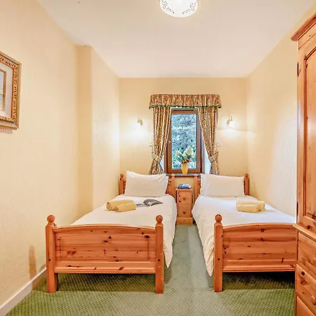 2 Bed In 53898 Holiday home *
