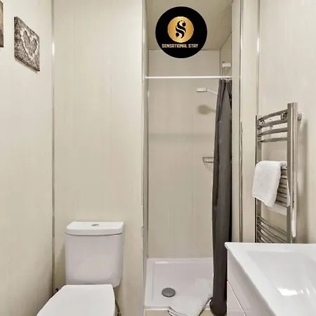 Sensational Apartments- Dalmeny Street