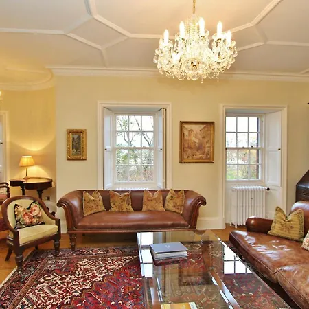 Elegant 3-bedroom Ramsay Garden In Centre * 에든버러