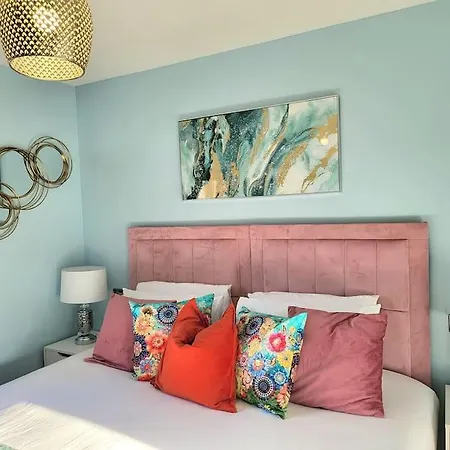 Apartamento Harrismith Place By Sensational Short Lets & Serviced With Free Parking & Wi-fi *