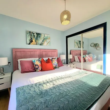 Apartamento Harrismith Place By Sensational Short Lets & Serviced With Free Parking & Wi-fi *