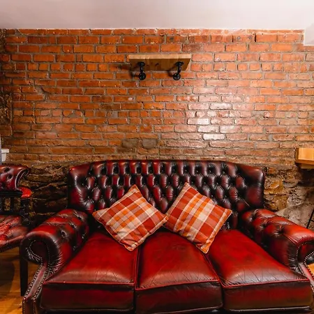Superb Luxury Quality Central On Canal
