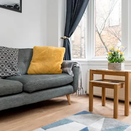 Cosy 1 Bedroom In The West End Apartmán