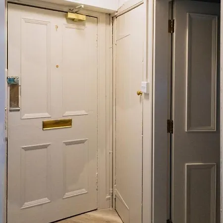 Chic 1bd Flat - Wviews Of Castle! Édimbourg