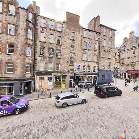 Charming Old Town Edimburgo