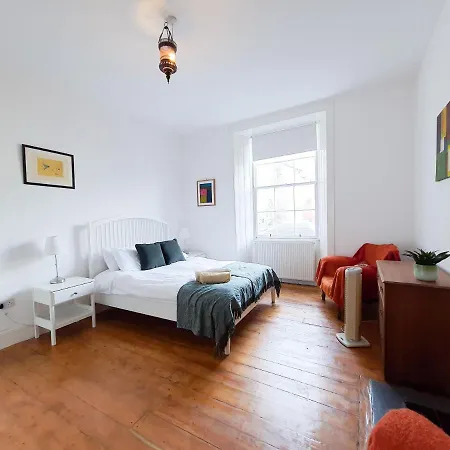 Charming Old Town Edimburgo