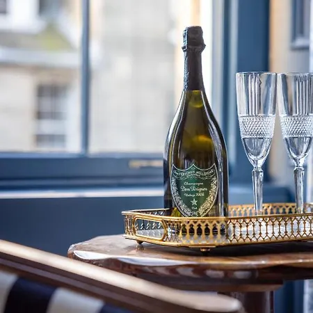 호텔 Eleven Stafford Street Townhouse (adults Only) 4*