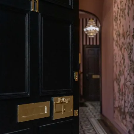 Eleven Stafford Street Townhouse (adults Only) 호텔 4*