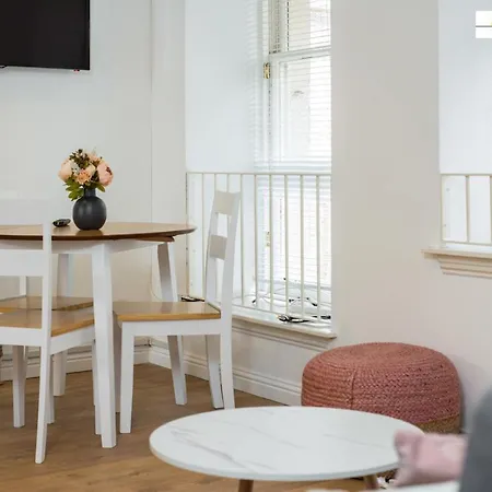 Lady Wynd - 1 Bed Apartment *