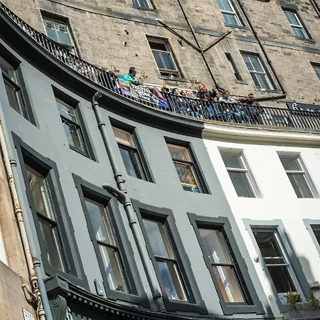 Lady Wynd - 1 Bed Apartment *