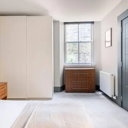 Immaculate 3 Bed With Private Entrance In Inverleith Apartamento