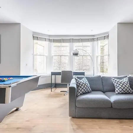 Immaculate 3 Bed With Private Entrance In Inverleith * Edimburgo