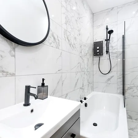 Spectacular View Centre Haven