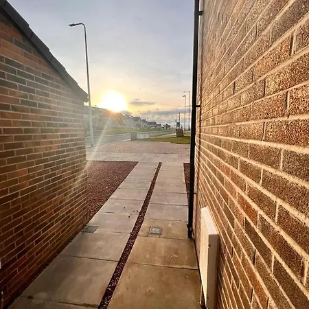 En-suite With Independent Entrance. 3*