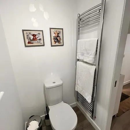 5 En-suite With Independent Entrance 3* Edimburgo