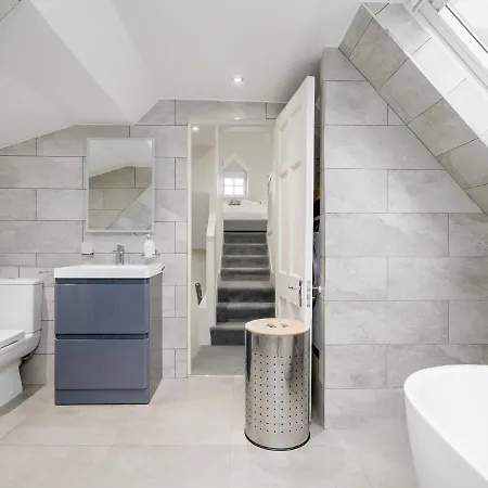 Lägenhet Historic Ramsay Garden Apt With Balcony Views - Pass The Keys