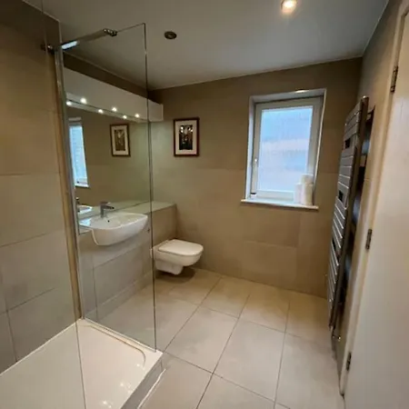 Gorgeous 3 Bed House Free Parking & Garden Edinburgh