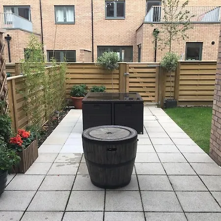 Gorgeous 3 Bed House Free Parking & Garden Edinburgh