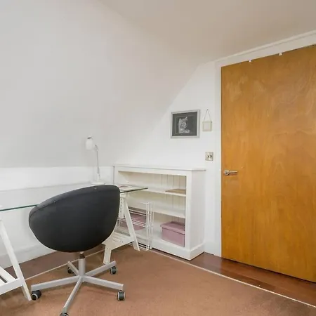 Apartment Cosy - Embrace Edinburghs Charm - Pass The Keys