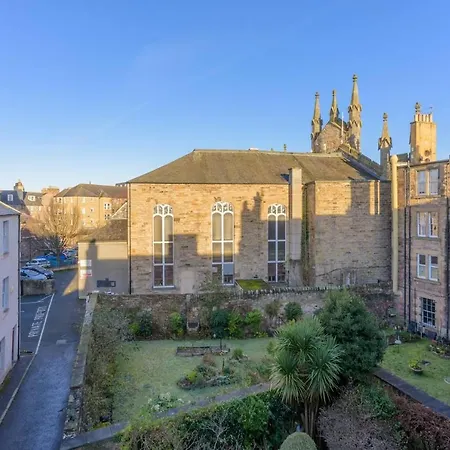 Apartment Cosy - Embrace Edinburghs Charm - Pass The Keys Edinburgh