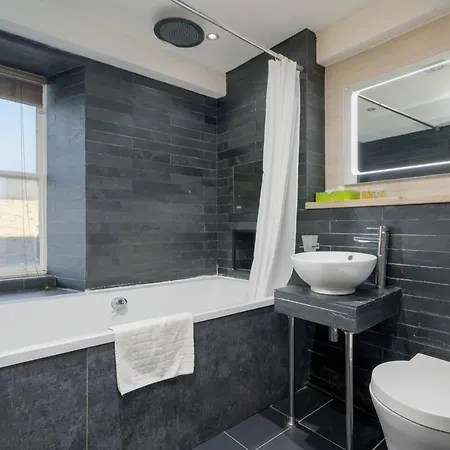 Apartment Cosy - Embrace Edinburghs Charm - Pass The Keys