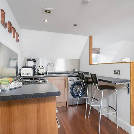 Cosy - Pass The Keys * Εδιμβούργο