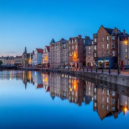 My Waterfront Apartment, Views Over Water Of Leith Apartment