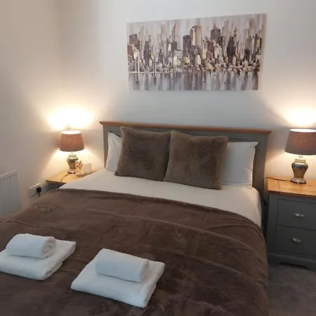 度假居 Beautiful 4-bedroom House With Private Garden & Parking 爱丁堡
