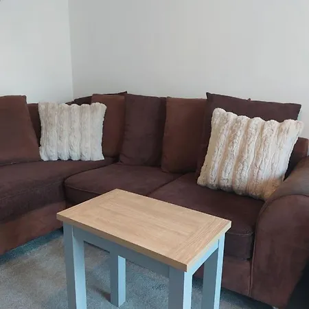 Beautiful 4-bedroom House With Private Garden & Parking * Edinburgh