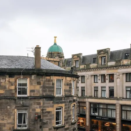 Contemporary 1bd Flat Wview Of Castle! Διαμέρισμα