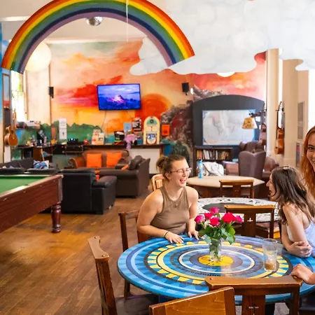 High Street - Over 18s Only, Backpackers Atmosphere (adults Only)