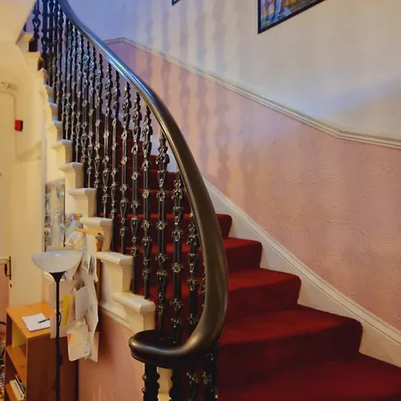 Mackenzie Guest house 3*